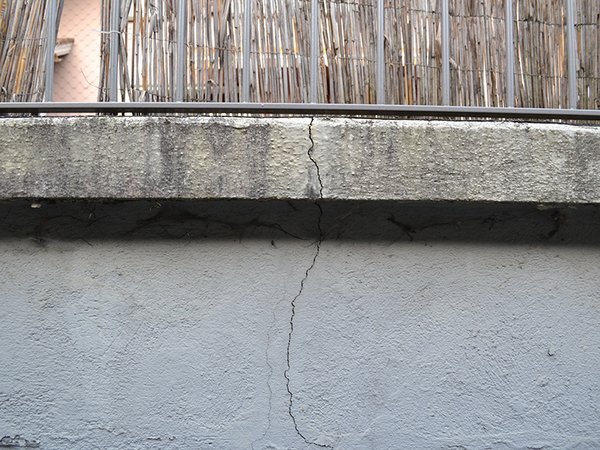 Riss im Mauerwerk Riss im Mauerwerk
